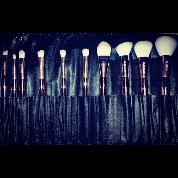 Bebe 10pc Brush Set w/ Brush Roll up case - Picture 4 of 7
